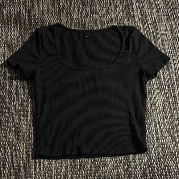 SHEIN black top - Picture 1 of 4